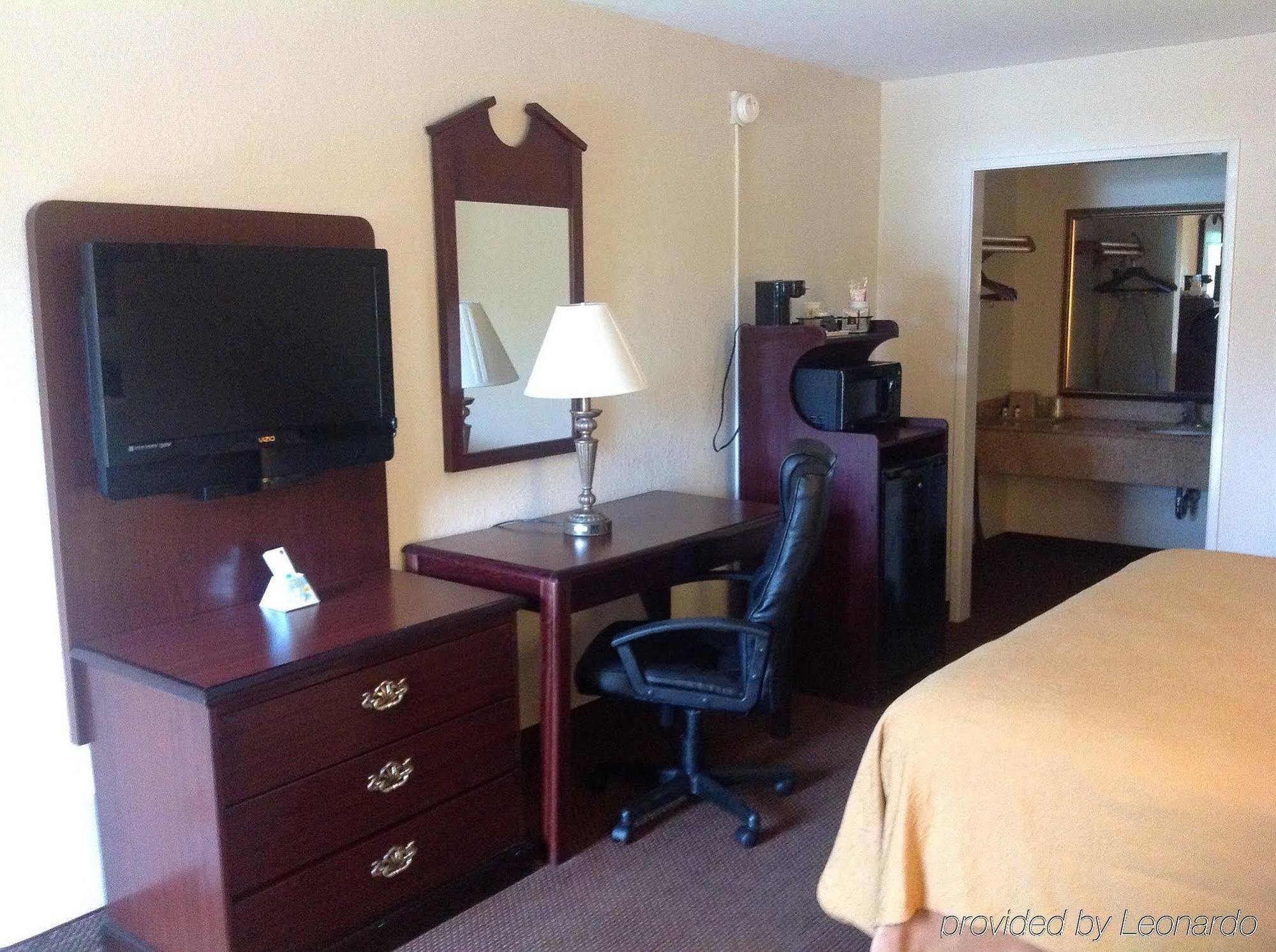 Red Roof Inn Tallahassee East Стая снимка